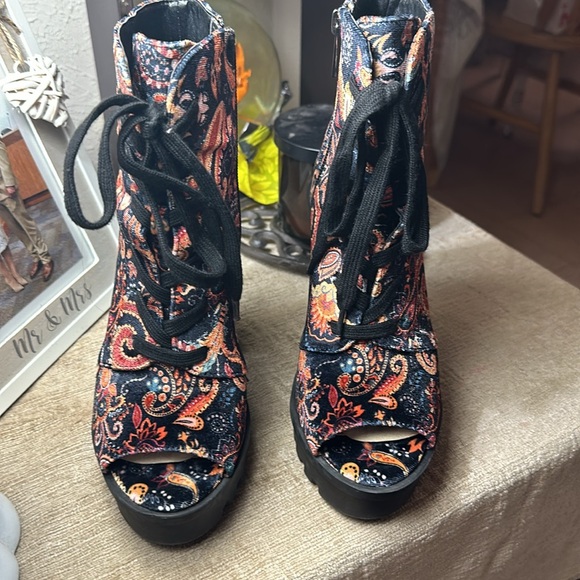 Jessica Simpson Chunky Block Heel Bootie - Picture 3 of 6